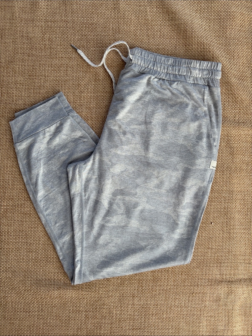 Vuori Light Gray camo Jogger Pants size Medium